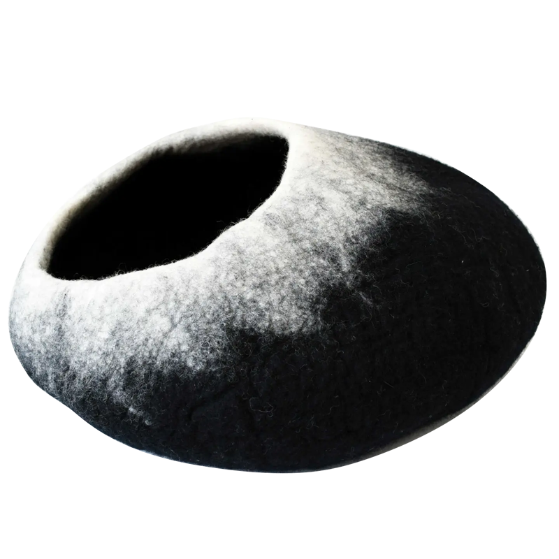 Ombre Wool Pet Cave - Black & White