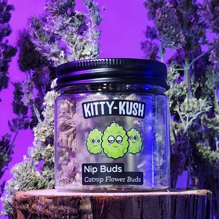 Kitty Kush Nip Buds: Catnip Flower Buds with Grinder